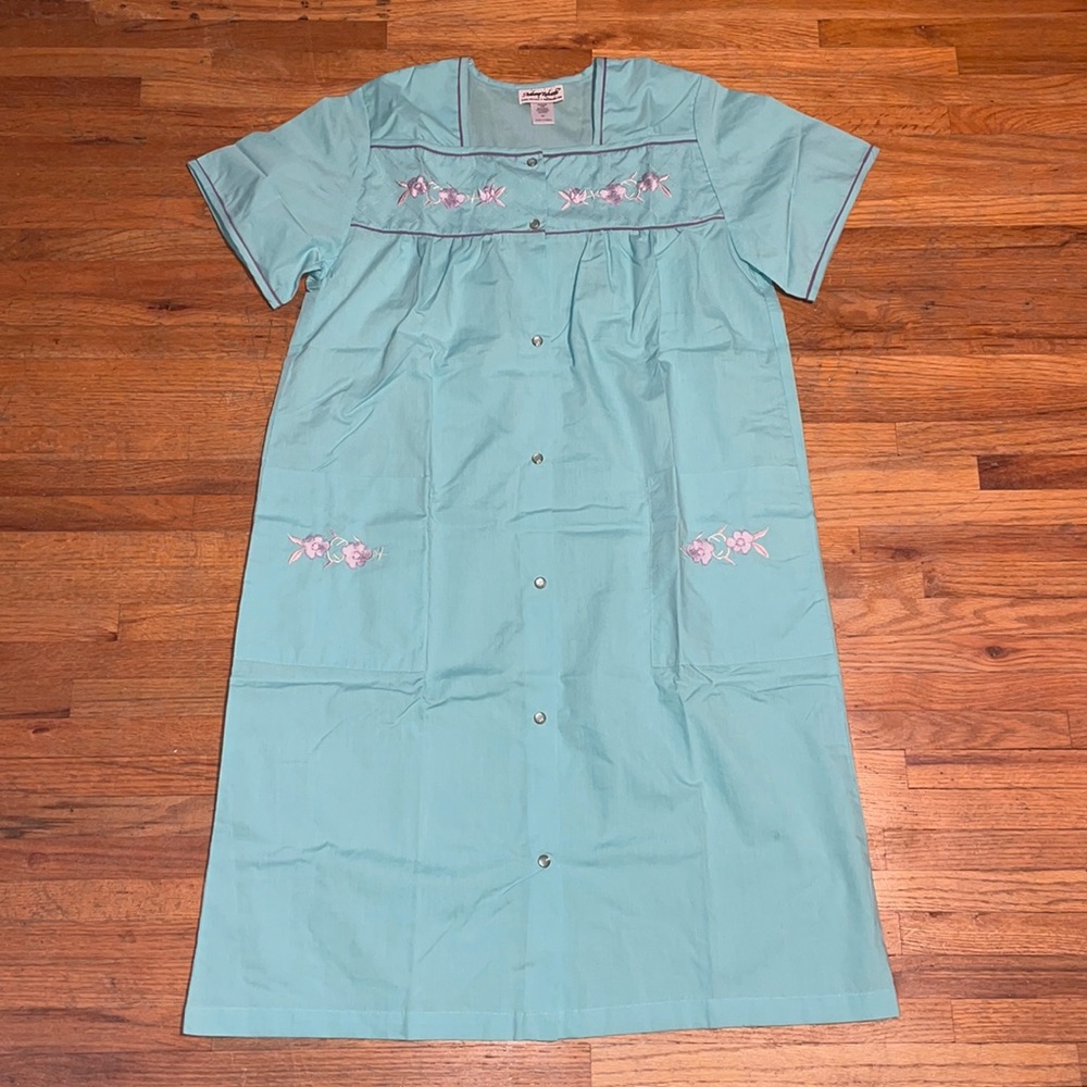 NWOT - M - Anthony Richards - House Coat/House Dress - Teal - Purple Embroidery